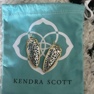 Kendra Scott arrowhead earrings